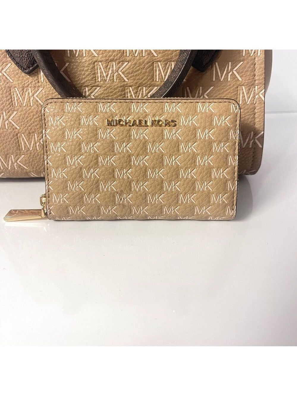 Michael Kors Marilyn Small Satchel & Wallet Set
Camel/Brown MK Signature Logo - Picture 5 of 13